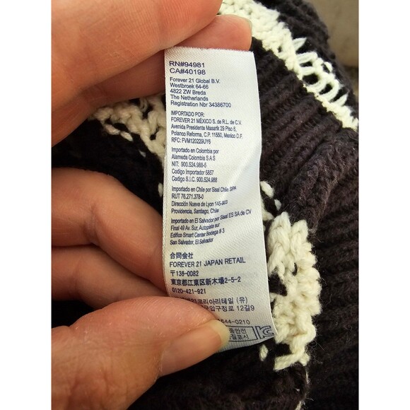 Forever 21 striped black and white sweater size small - Picture 8 of 9